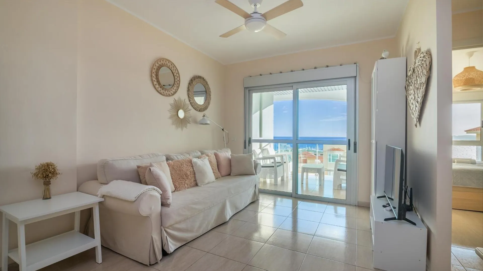 Sunny Ocean View Apartment - Pool, Fibre Net San Miguel de Abona