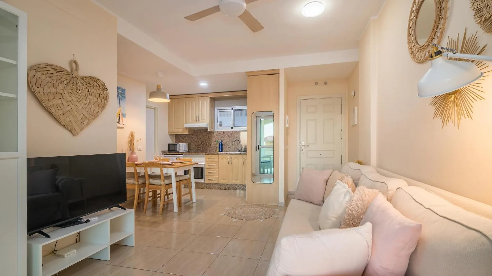 Sunny Ocean View Apartment - Pool, Fibre Net San Miguel de Abona 0*,  Spain